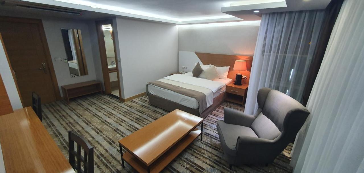 Bulvar Hotel Izmir Exterior foto