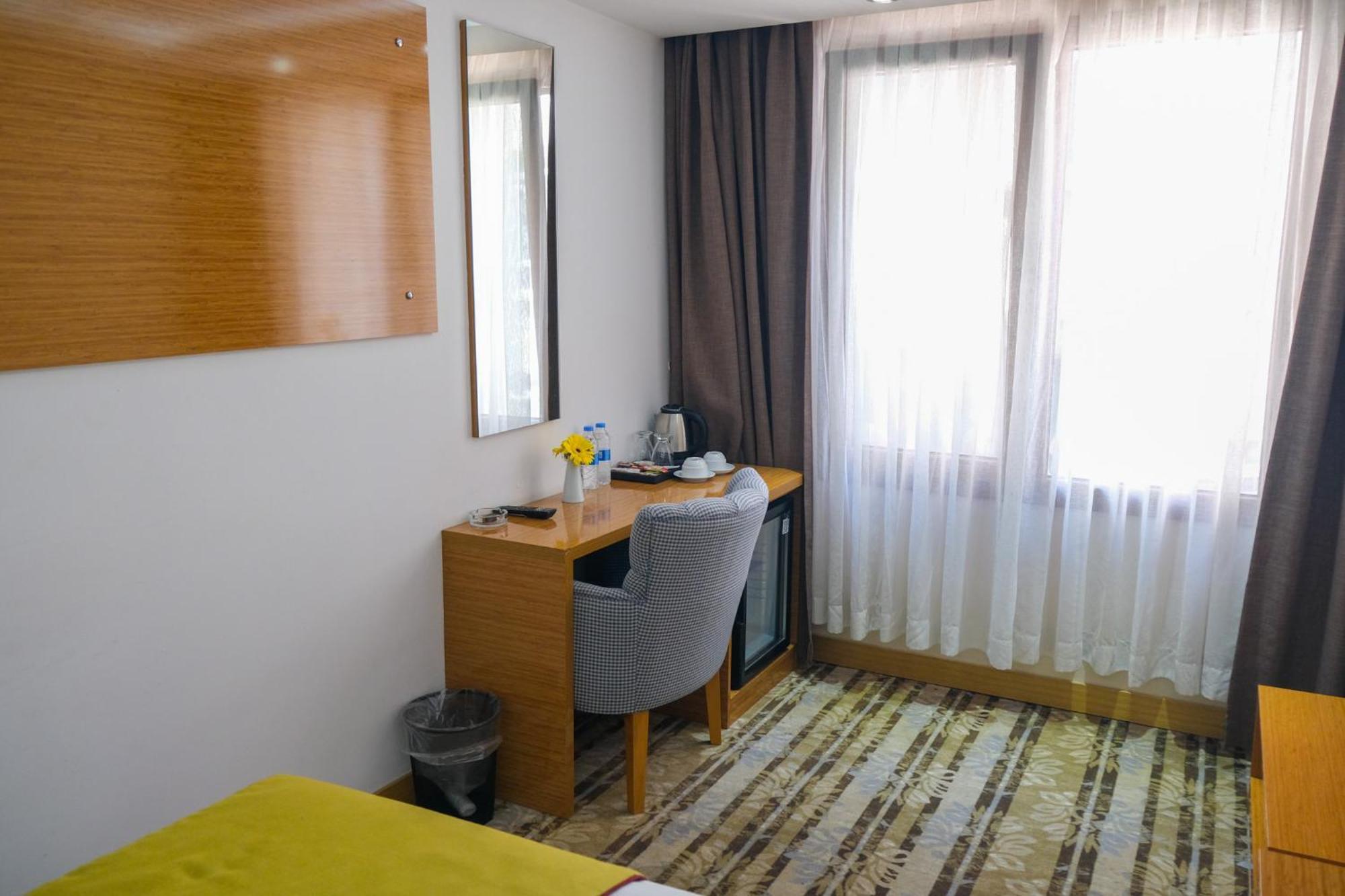 Bulvar Hotel Izmir Exterior foto